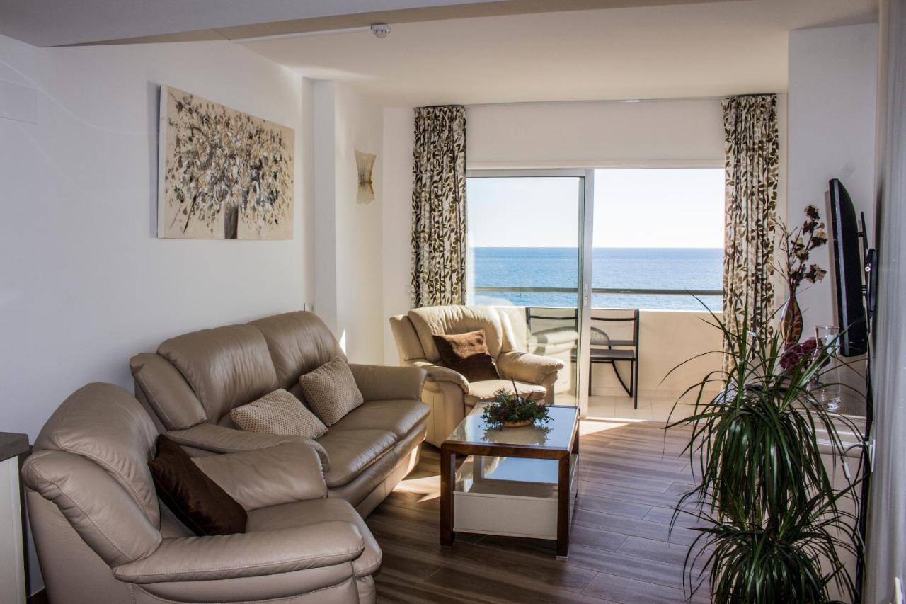 Beachfront Apartment In Fuengirola With Sea Views 외부 사진