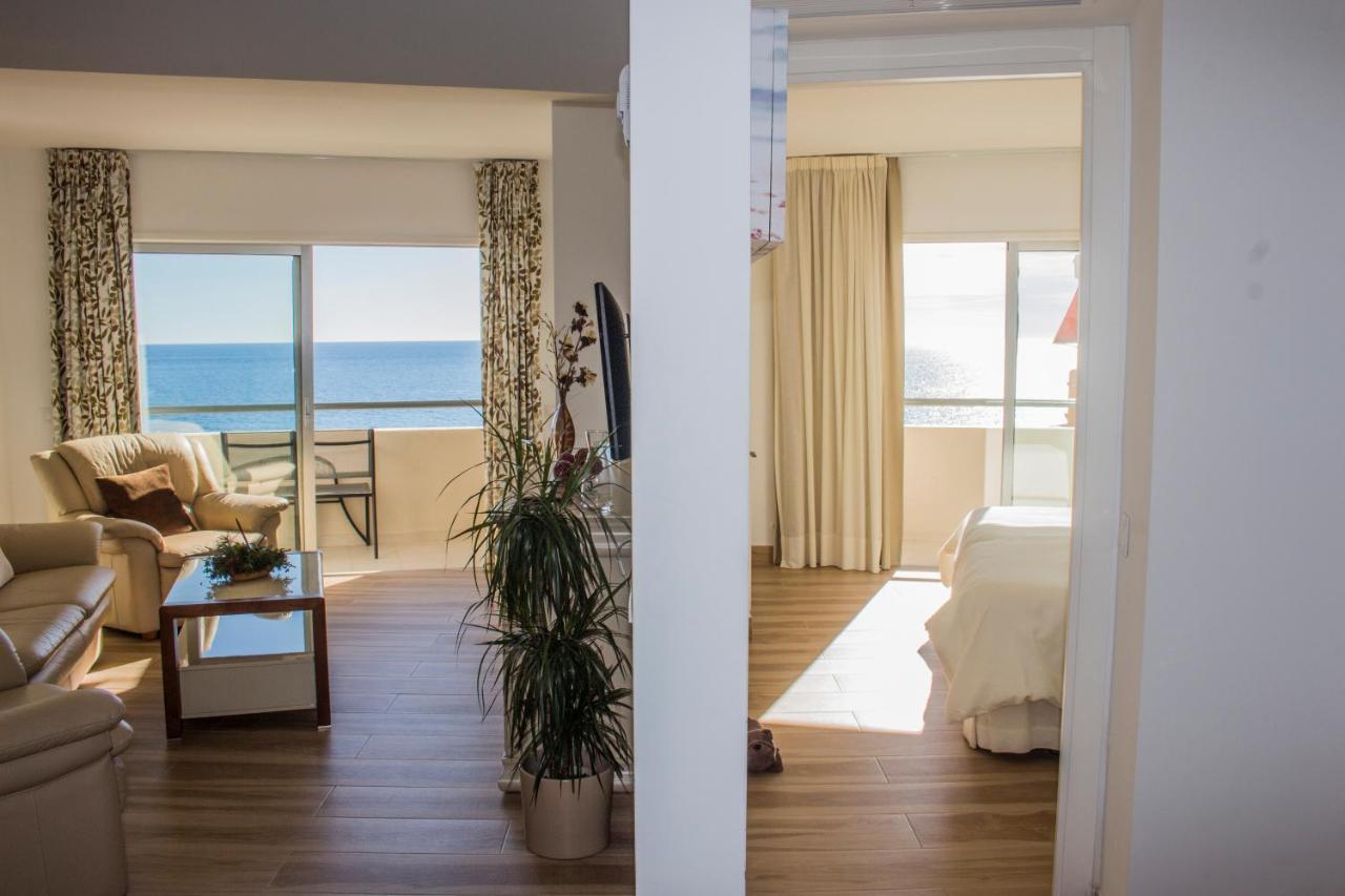 Beachfront Apartment In Fuengirola With Sea Views 외부 사진