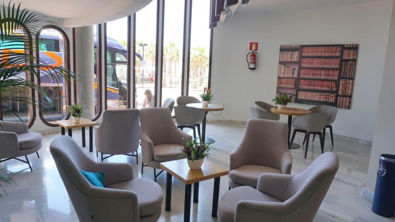 Beachfront Apartment In Fuengirola With Sea Views 외부 사진