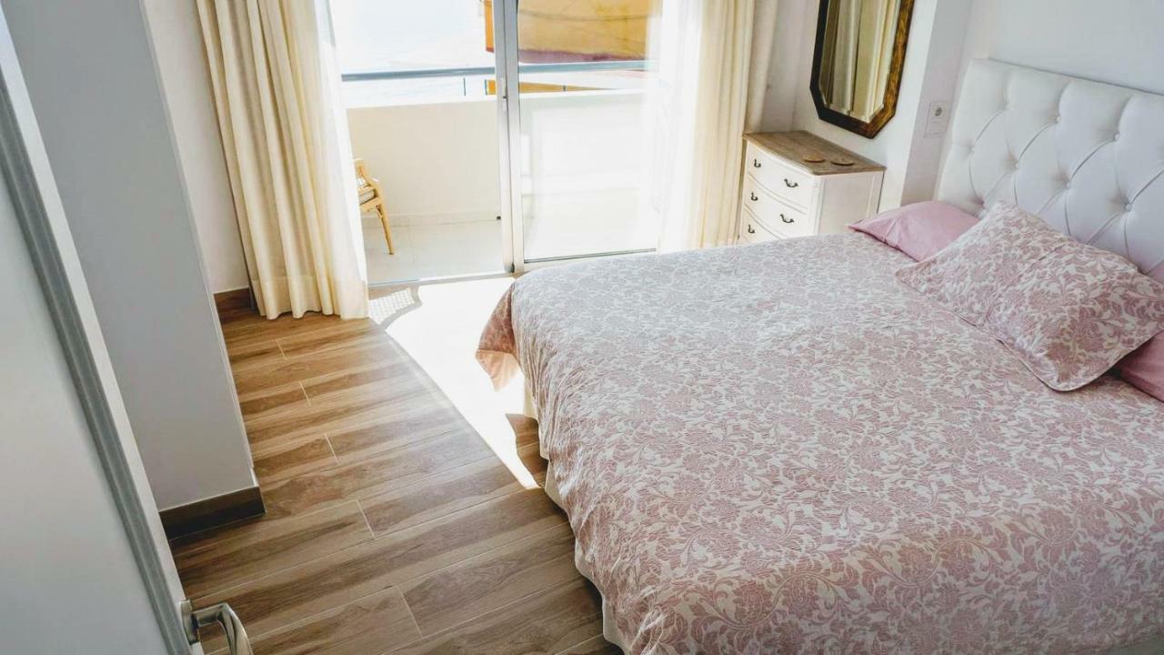 Beachfront Apartment In Fuengirola With Sea Views 외부 사진